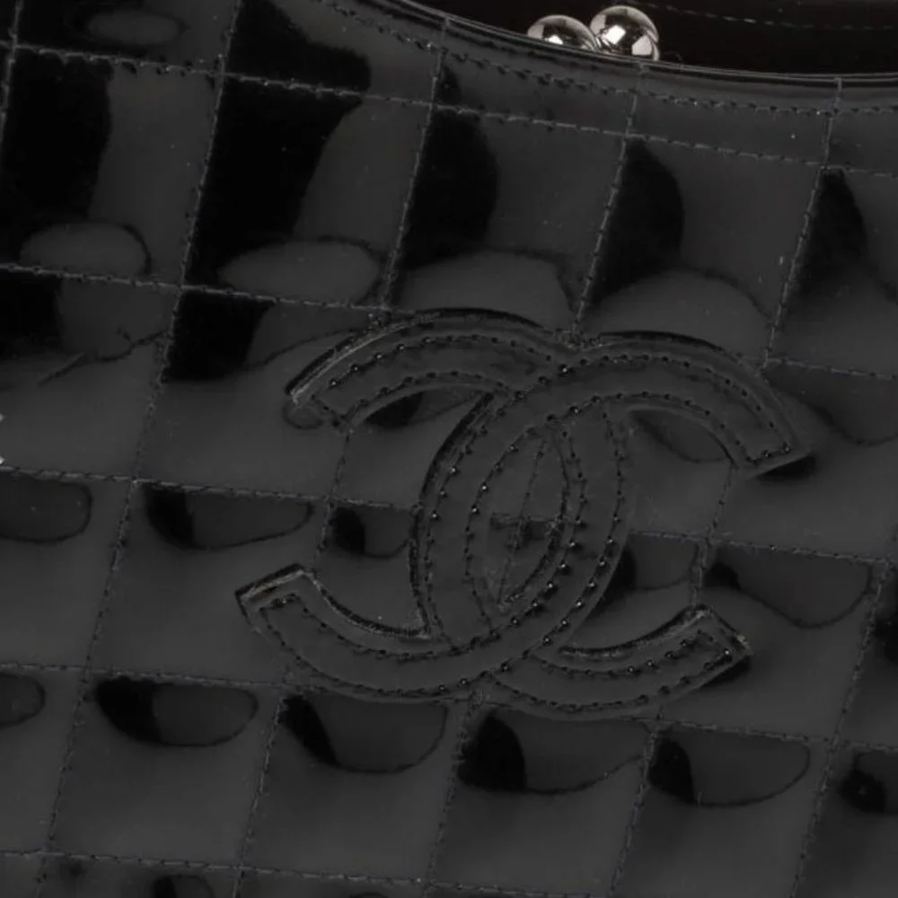 Chanel Black Patent Leather Vintage Chocolate Bar Kisslock Shoulder Bag - Picture 3 of 14